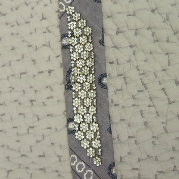 Pre stitched Bedazzled bandana - Picture 3 of 7
